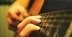 Su corde di chitarra  