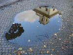 Una pozzanghera di cielo