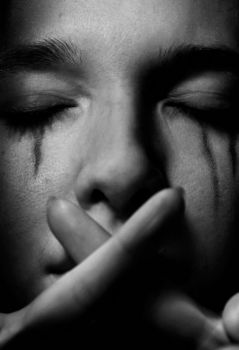 Rompi il silenzio