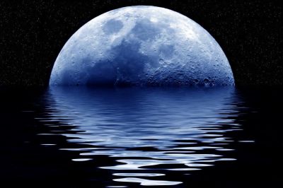 Luna solitudine