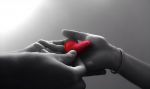 Il tuo cuore tra le dita