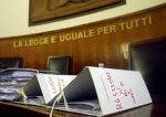 Distruggendo la democrazia
