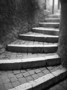 Su per le scale