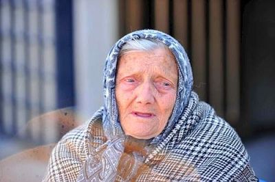 Una vecchietta
