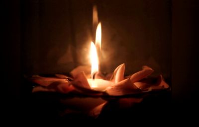 Come luci lontane