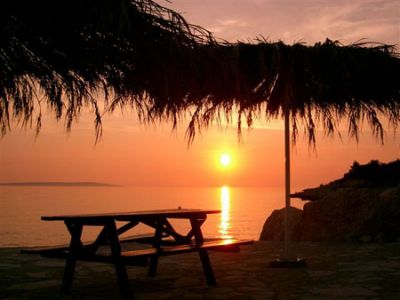 Tramonto esotico sul mare