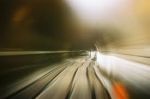Lungo i vagoni del treno  