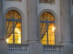 Cosa assorbe il buio della notte