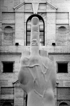 Elogio della politica italiana